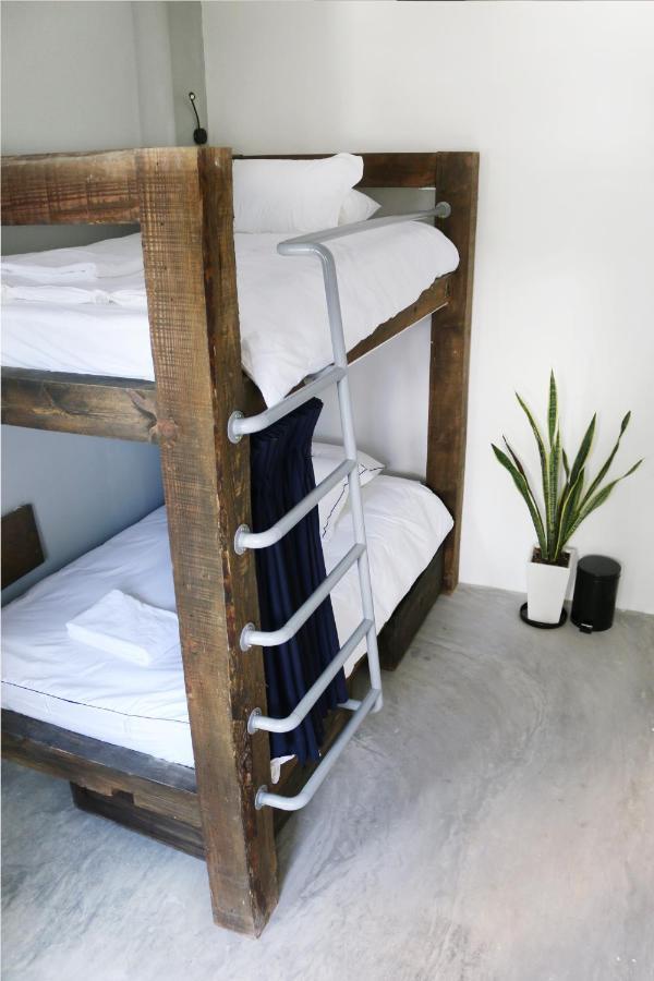 The Dorm Saigon (Adults Only) Cidade de Ho Chi Minh Quarto foto
